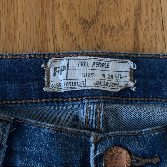 Free People Great Heights Frayed Skinny Jeans Size 24 short - Picture 5 of 8